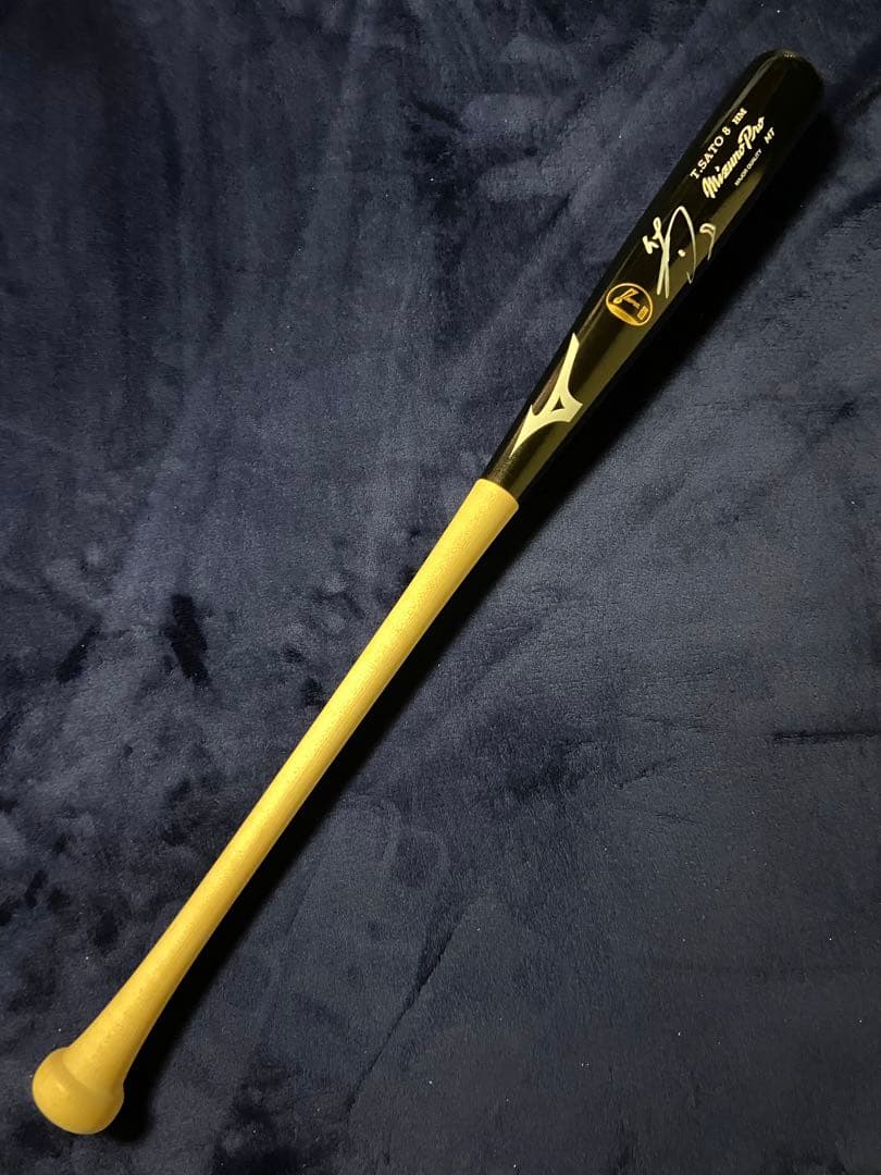 阪神タイガース佐藤輝明実使用硬式木製サインバット支給品NPBプロ野球