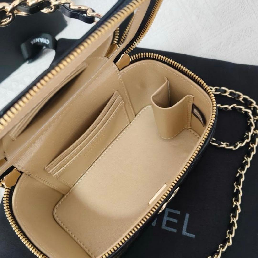 18日までお値下げ]CHAN**ノベルティ バニティ型 ミニショルダー