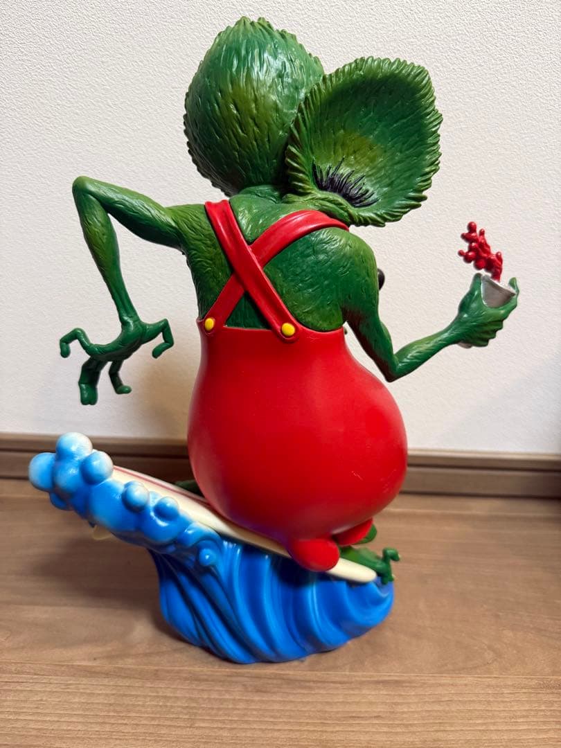 希少ラットフィンクサーフィンフィギュア