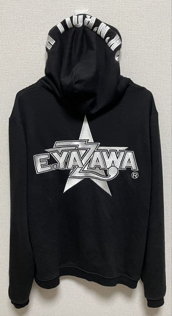E.YAZAWA　パーカー(ロゴ星)　ブラック/シルバー　L