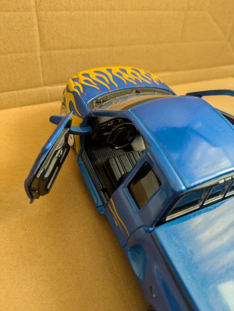 フォード F-150 フレアサイド・スーパーキャブ・ピックアップ 1/24