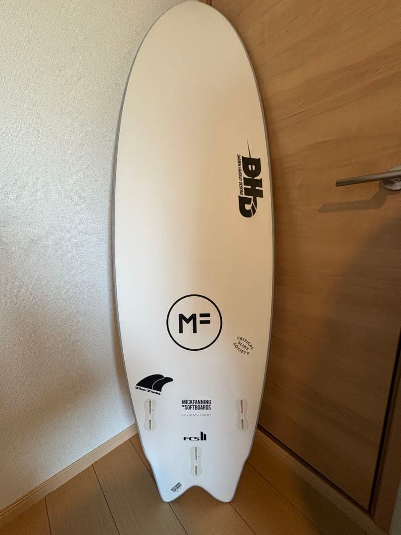 美品】引取限定！DHD TWIN サーフボード 6'0グレー ホワイト - メルカリ