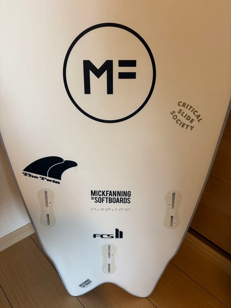 美品】引取限定！DHD TWIN サーフボード 6'0グレー ホワイト - メルカリ