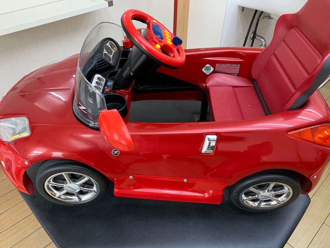 理容イス　美容イス　キッズチェアー　フェアレディZ赤 受注生産品】子供用セットイス キッズカー フェアレディZ - ヤマグチ