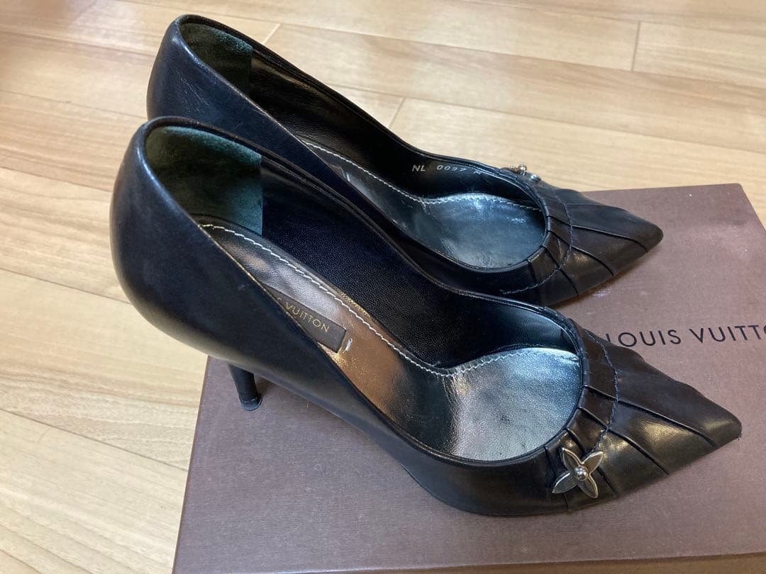 Louis Vuitton ルイ・ヴィトンブラックパンプス（23.5cm)