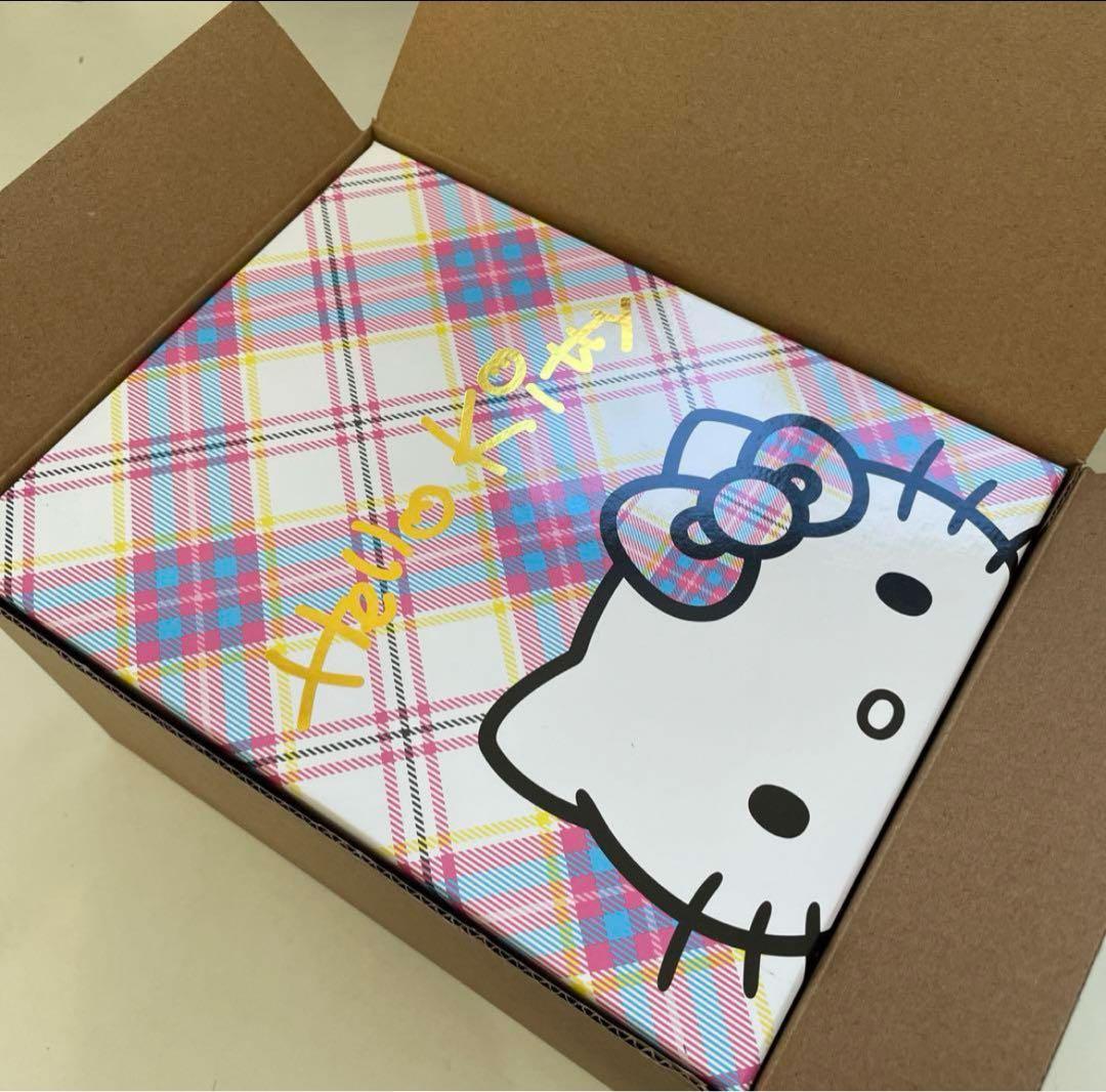 ハローキティ 50周年 ぬいぐるみ　ドレスタータン サンリオ