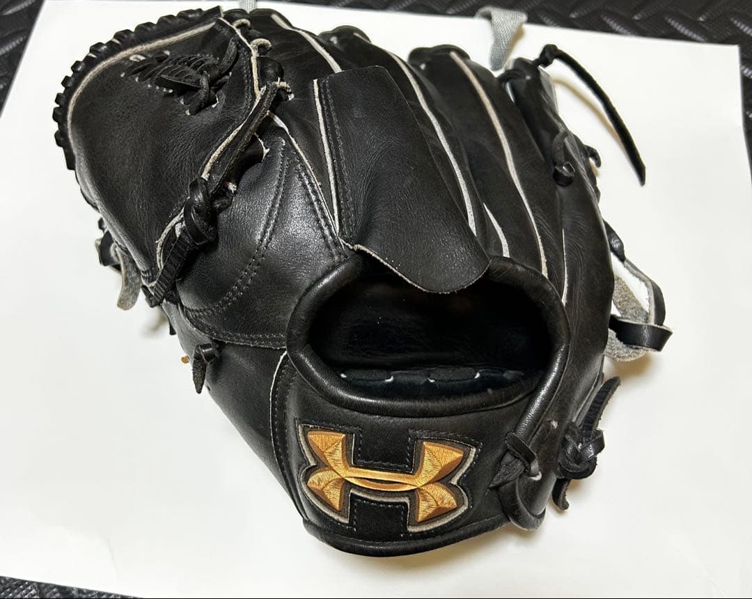 Under Armour 硬式グローブ 黒 - メルカリ