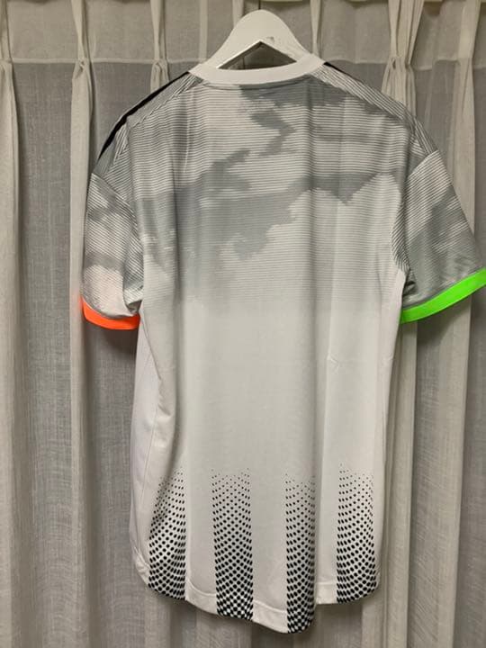 アディダス×ユベントス×パレス トリプルコラボ オーセンティック