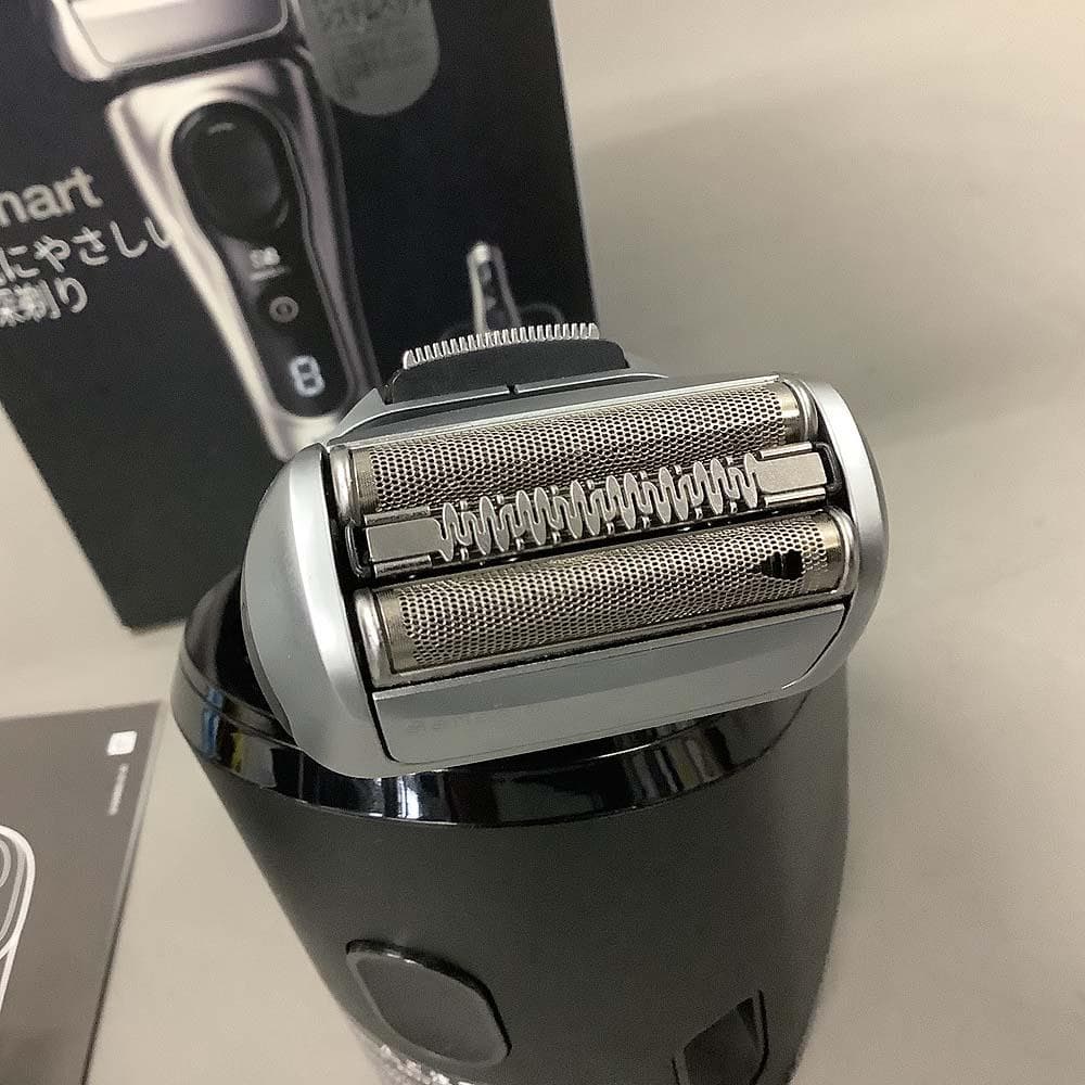 BRAUN Series 8 8467CC 電気シェーバー - メルカリ