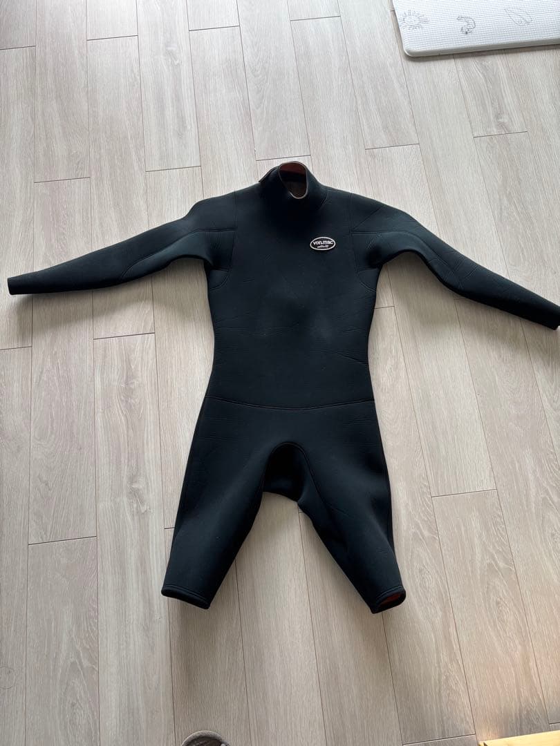 ウェットスーツ　ロンスプ　ロングスプリング　3mm バックジップ Amazon | FELLOW ウェットスーツ ロングスプリング 3mm メンズ