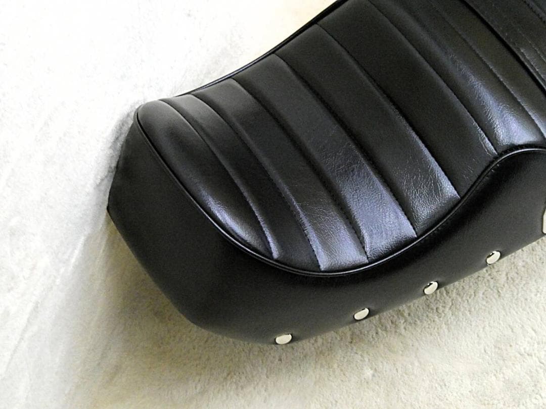 旧CB400F 新アンコ 黒皮ボタン タックロールシート /チョビ三 あんこ