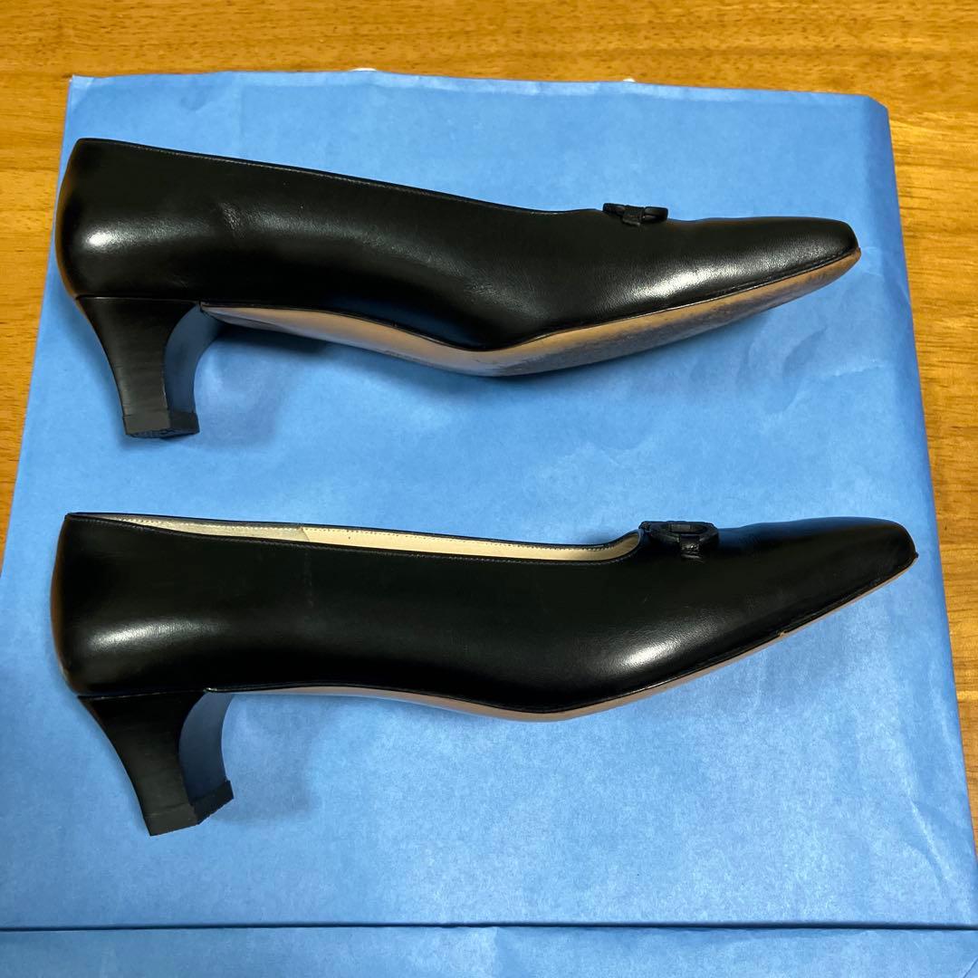【美品】フェラガモパンプス　黒　23.5cm