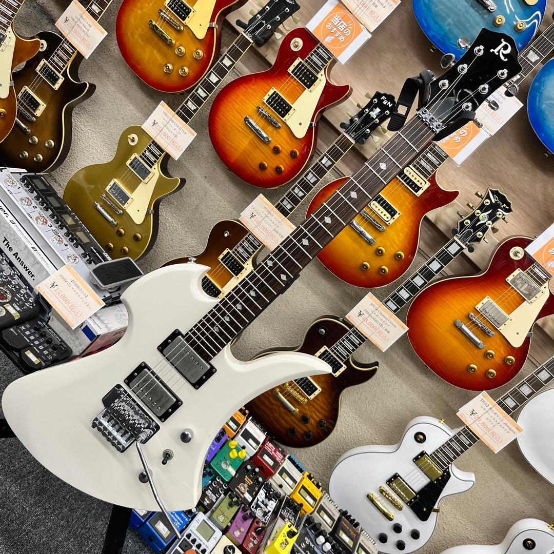 【11633】B.C.Rich Mockingbird ホワイト ロック式