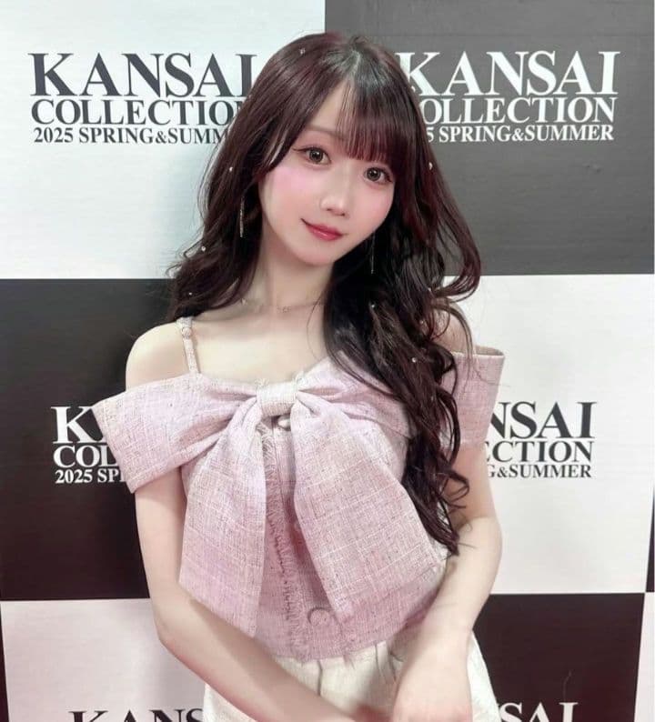 LIP SERVICEツイードリボンオフショルトップス　大谷映美里着用 関西コレクション 2025SS LIP SERVICE ステージにて ご出演頂き