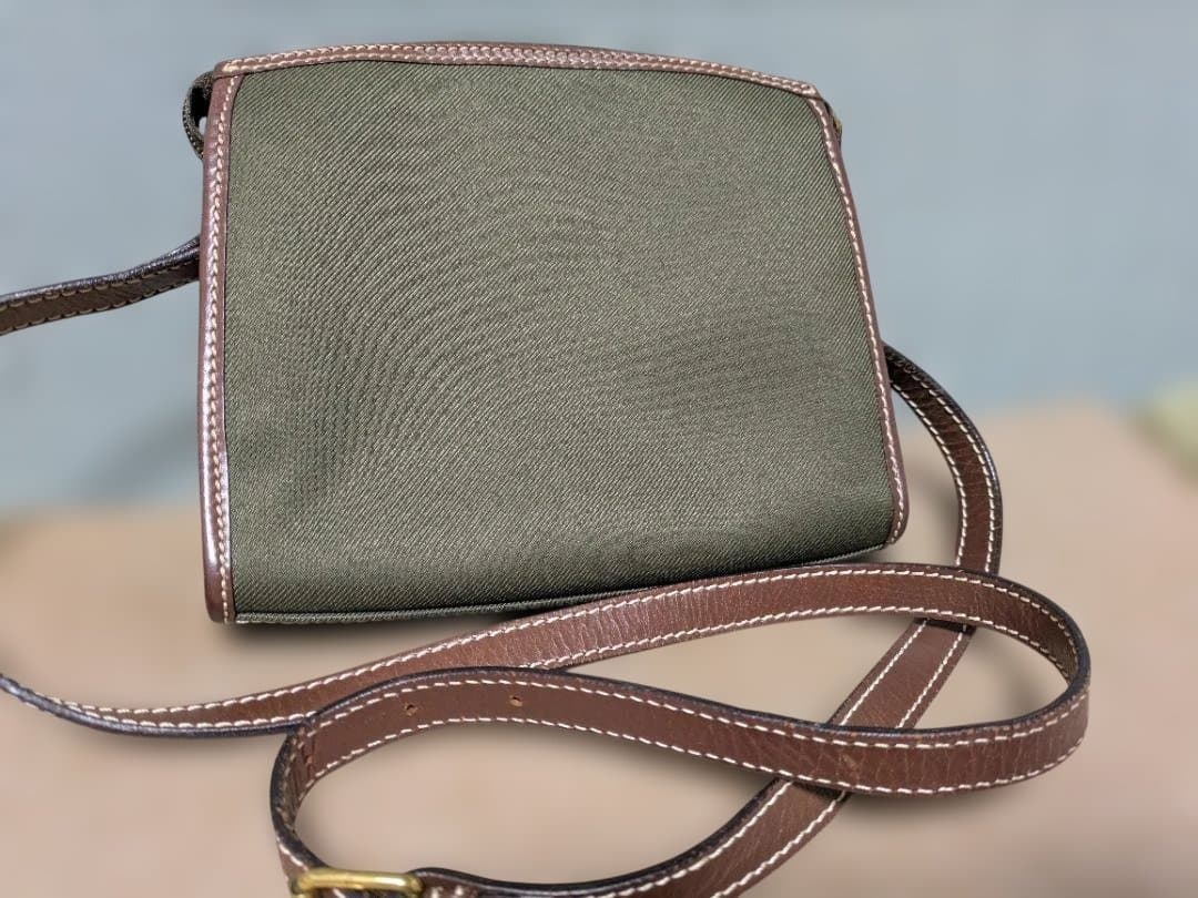 HUNTING WORLD ショルダーバッグ オリーブグリーン - メルカリ