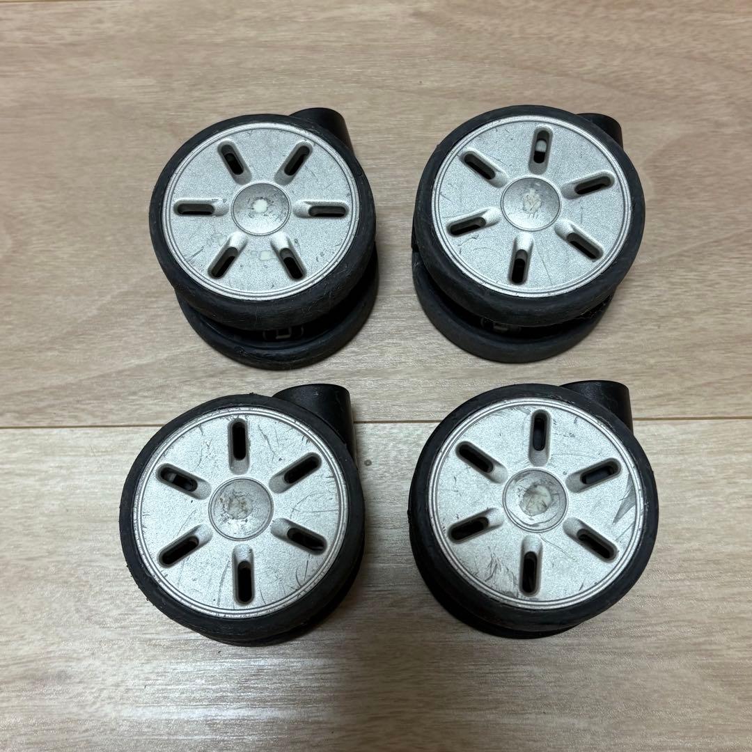 RIMOWA マルチホイール x 4個（6.4cm）