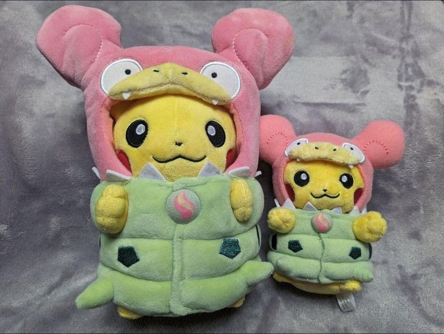 ポケモンセンター限定 メガヤドランのポンチョを着たピカチュウ