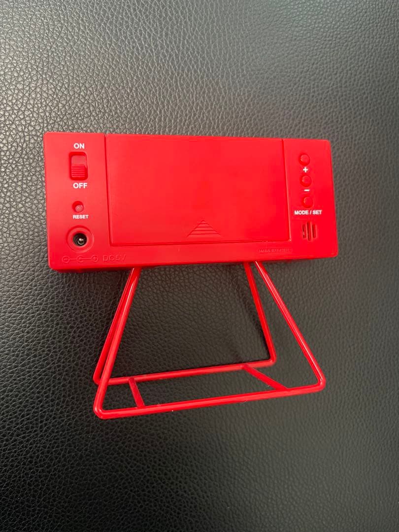 SEIKO Supreme デジタル 時計 レッド ボックスロゴステッカー付 - メルカリ