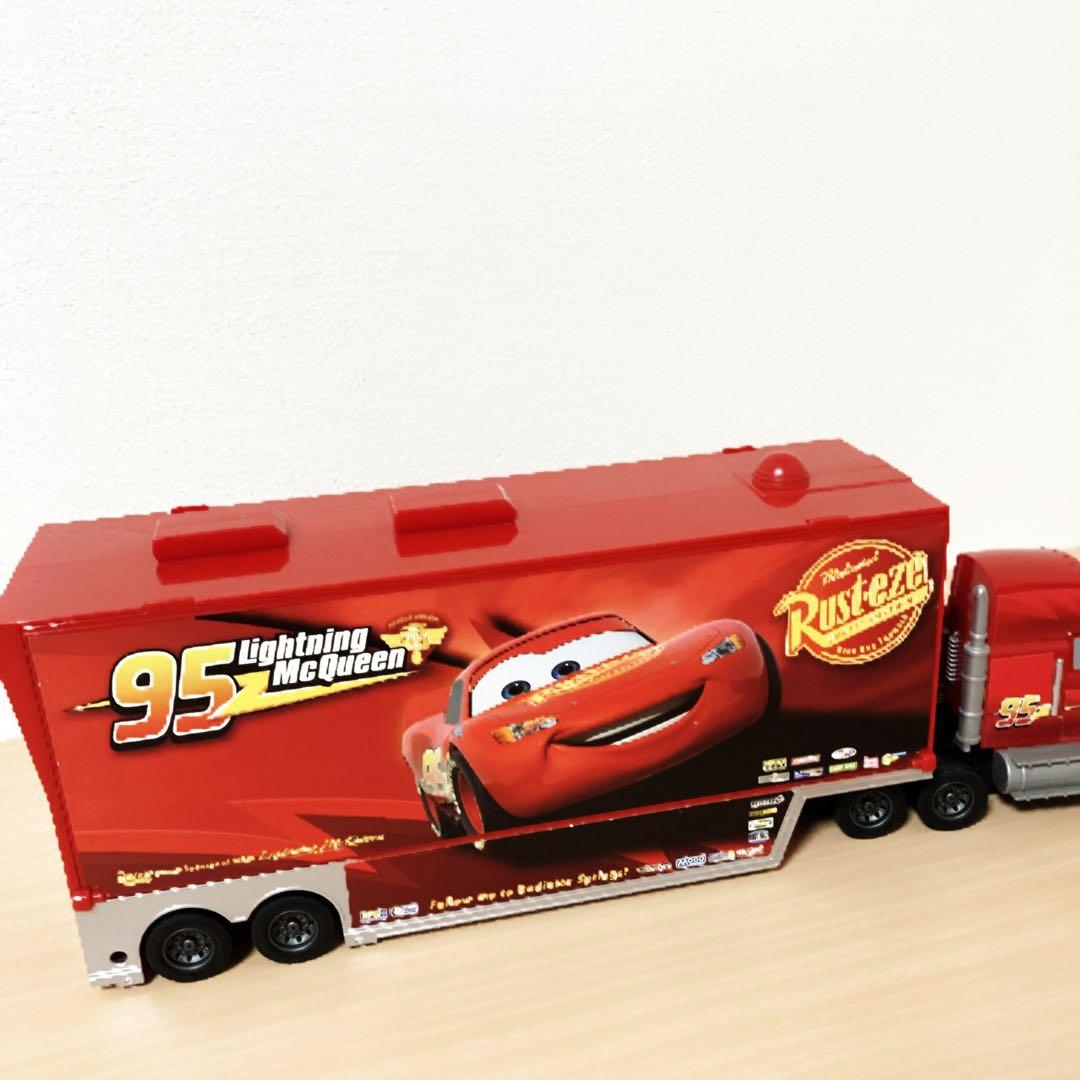 カーズ トミカ たくさんのせよう! 大きなマックトレーラー 24台収納