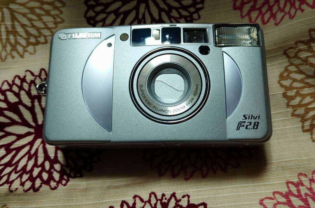 美品 FUJIFILM Silvi F2.8 シルバー コンパクトフィルムカメラ - メルカリ