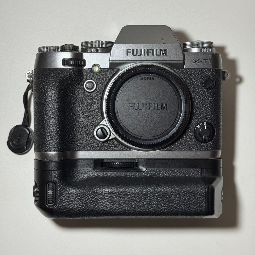 〈アンドリアン様用〉富士フイルム　X-T1 グラファイトシルバー　縦グリ付き 富士フイルム、「X-T1」に重厚感があるグラファイトシルバーを追加