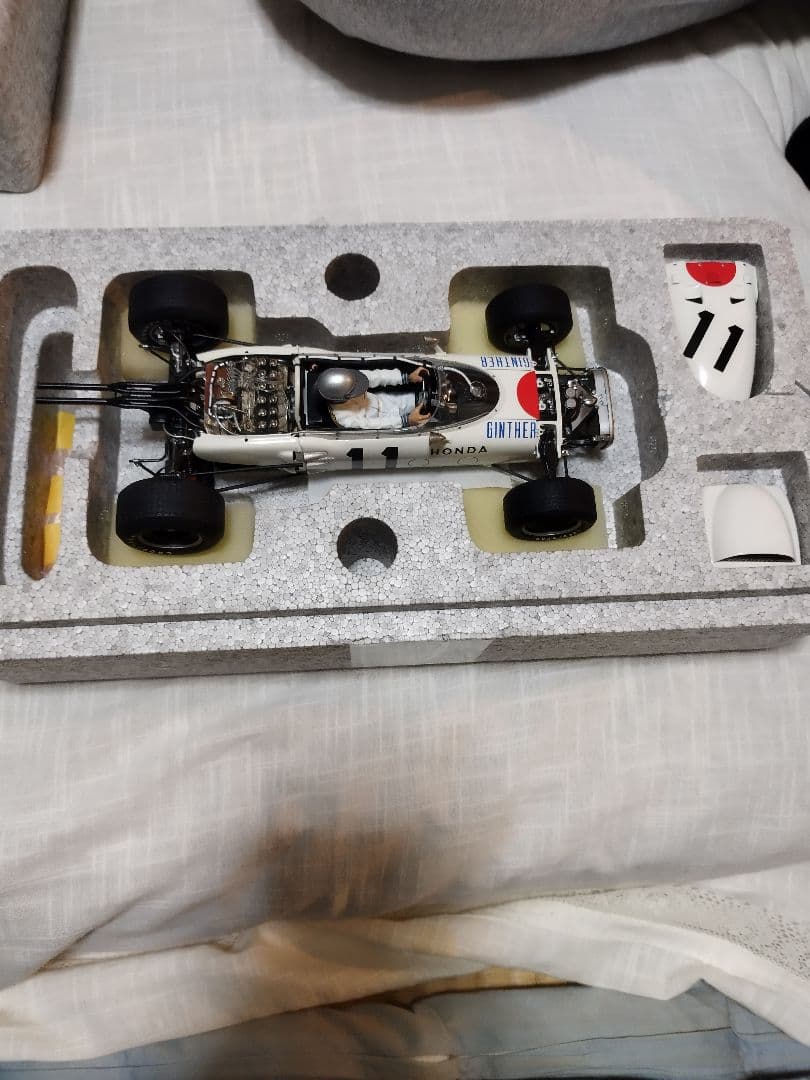HONDARA272F1 Mexico GP1965 1/18ミニカー、雑誌付き - メルカリ