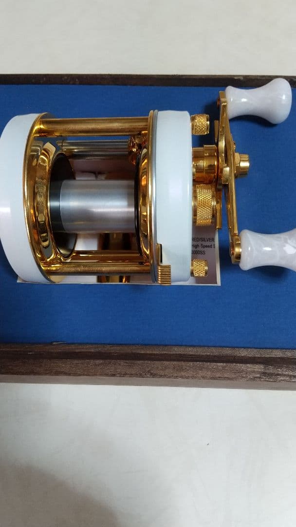 限定 アブ アンバサダー 5500CDL パールホワイト レア 新品 50％OFF アブ アンバサダー 5500CDL 限定パールホワイト【送料