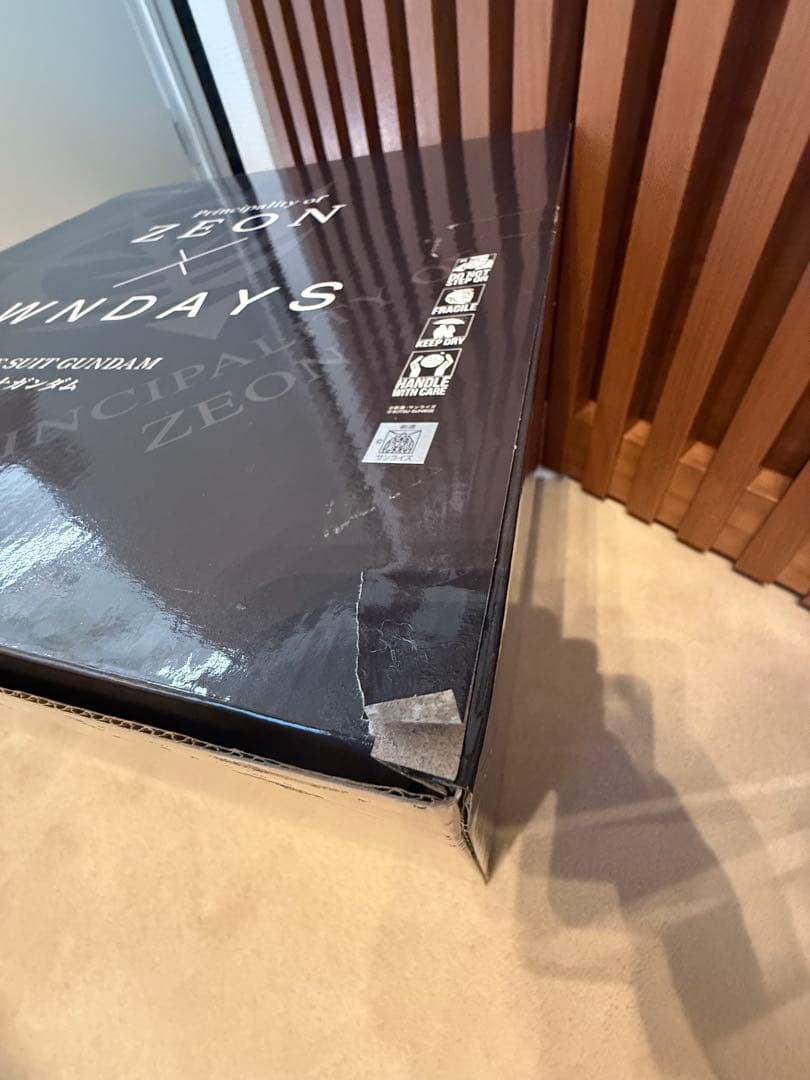 オンデーズ　コラボ　ガンダム　ザク　ヘッド　ケース　メガネ入れ