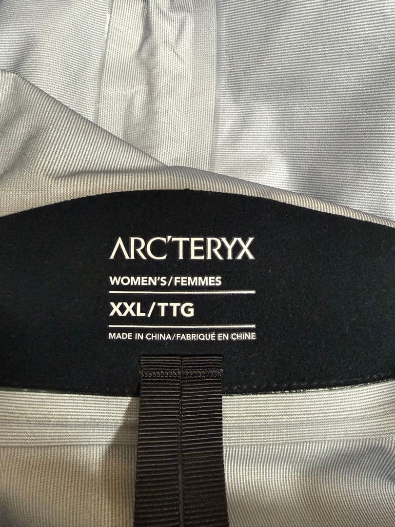 最安値] jjj着用 arc'teryx beta lt solace 水色 - メルカリ