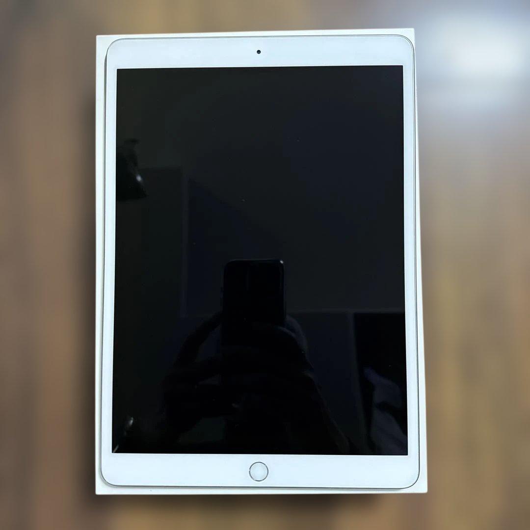 Apple iPad Pro 10.5-inchシルバー 本体 Amazon.com : Apple iPad Pro 10.5in (2017) 64GB, Wi-Fi - Silver