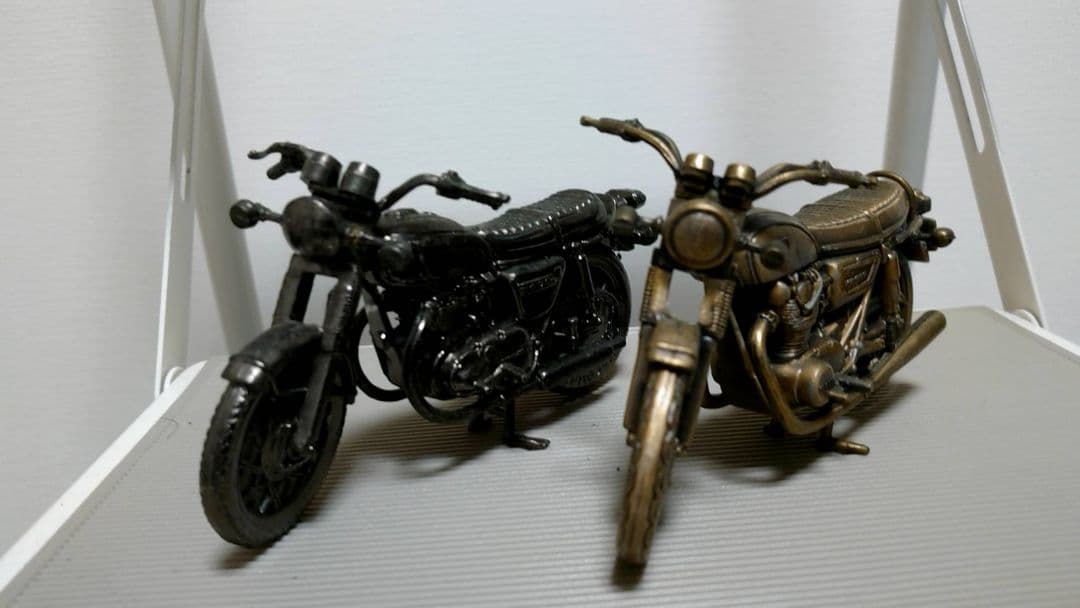 みんな大好きオートバイ(ビンテージ感バリバリ) ミニカー AUTOart 1/12スケール ホンダ CB750F 「バリバリ伝説