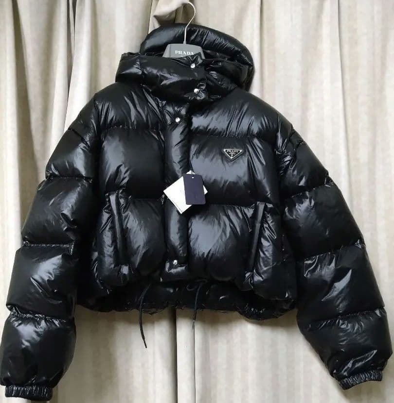 本日限定お値下げ】PRADA ダウンジャケット 黒 40 - メルカリ