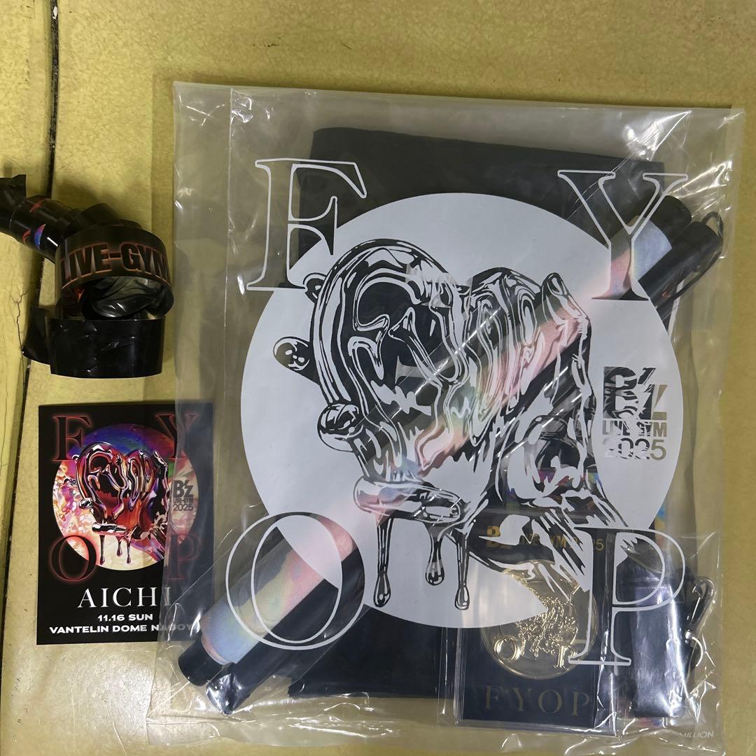 B'z Premium席専用オリジナルグッズ + 銀テ