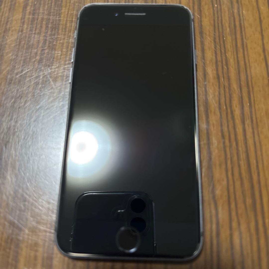 Apple iPhone 8 ブラック 本体 - メルカリ