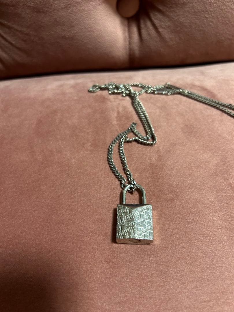 最終 ディオール ネックレス シルバー パドロック 南京錠 - メルカリ