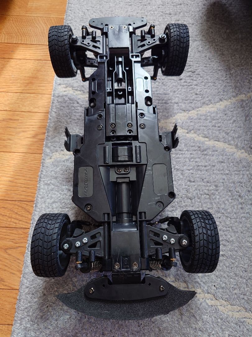 タミヤ １／１０ ＢＴ―０１ シャーシ ＦＦ仕様 タイヤ＆ホイール新品