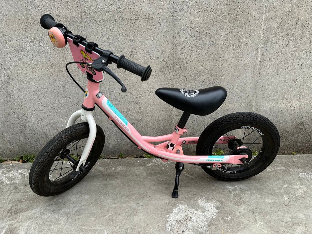 キッカーアバンス マリオカート ピーチ姫 バランスバイク ストライダー