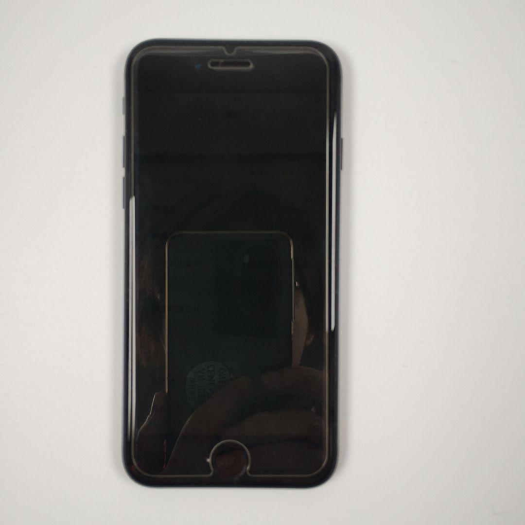 Apple iPhone SE 本体（第2世代）64G SIMフリー