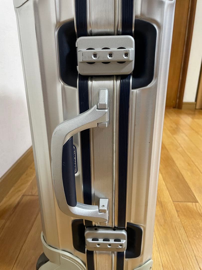 廃盤RIMOWAトパーズ シルバーインテグラル 32L 2輪 機内持込み - メルカリ