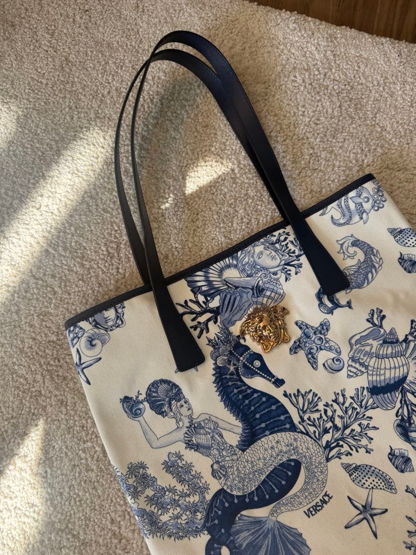 Versace ラ　メドゥーサトートバッグ レディース La Medusa ハンドバッグコレクション | ヴェルサーチェ 日本