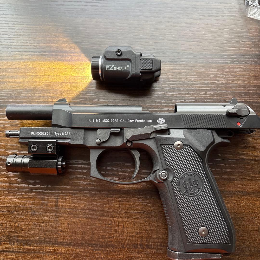 東京マルイ　M9A1ガスガン ブラック レーザーサイト付き