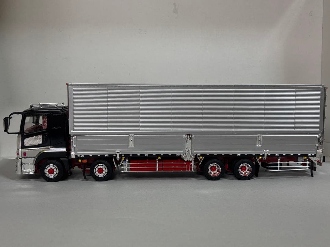 1/32 デコトラプラモデル スーパーグレート 4軸低床冷凍ウイング