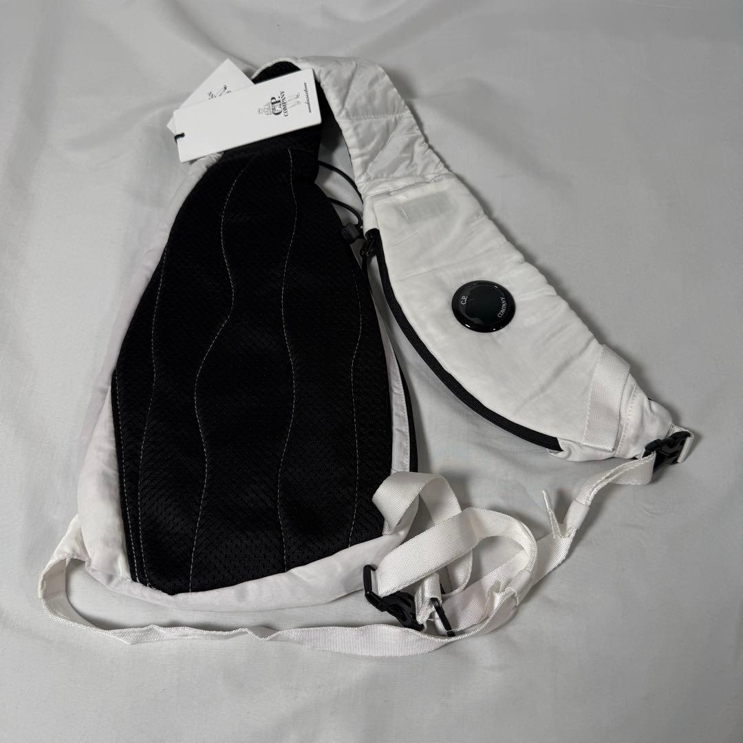 【定価3.7万】C.P.Company ボディ ショルダー バッグ ホワイト