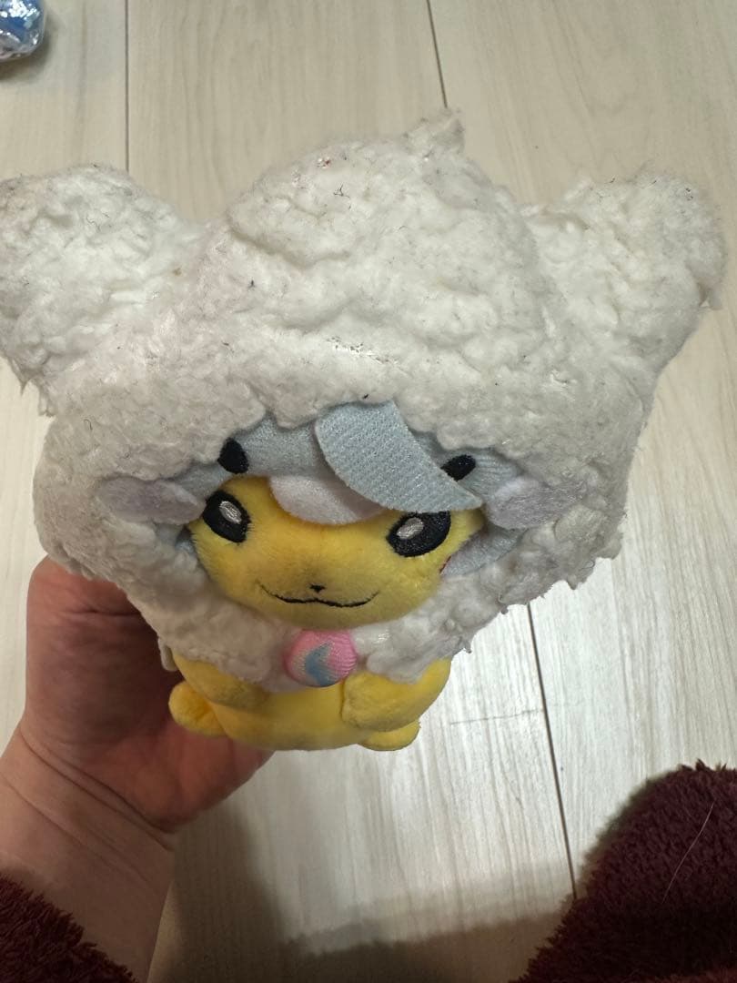 ポケモンセンター ポンチョを着たピカチュウ マスコット メガ