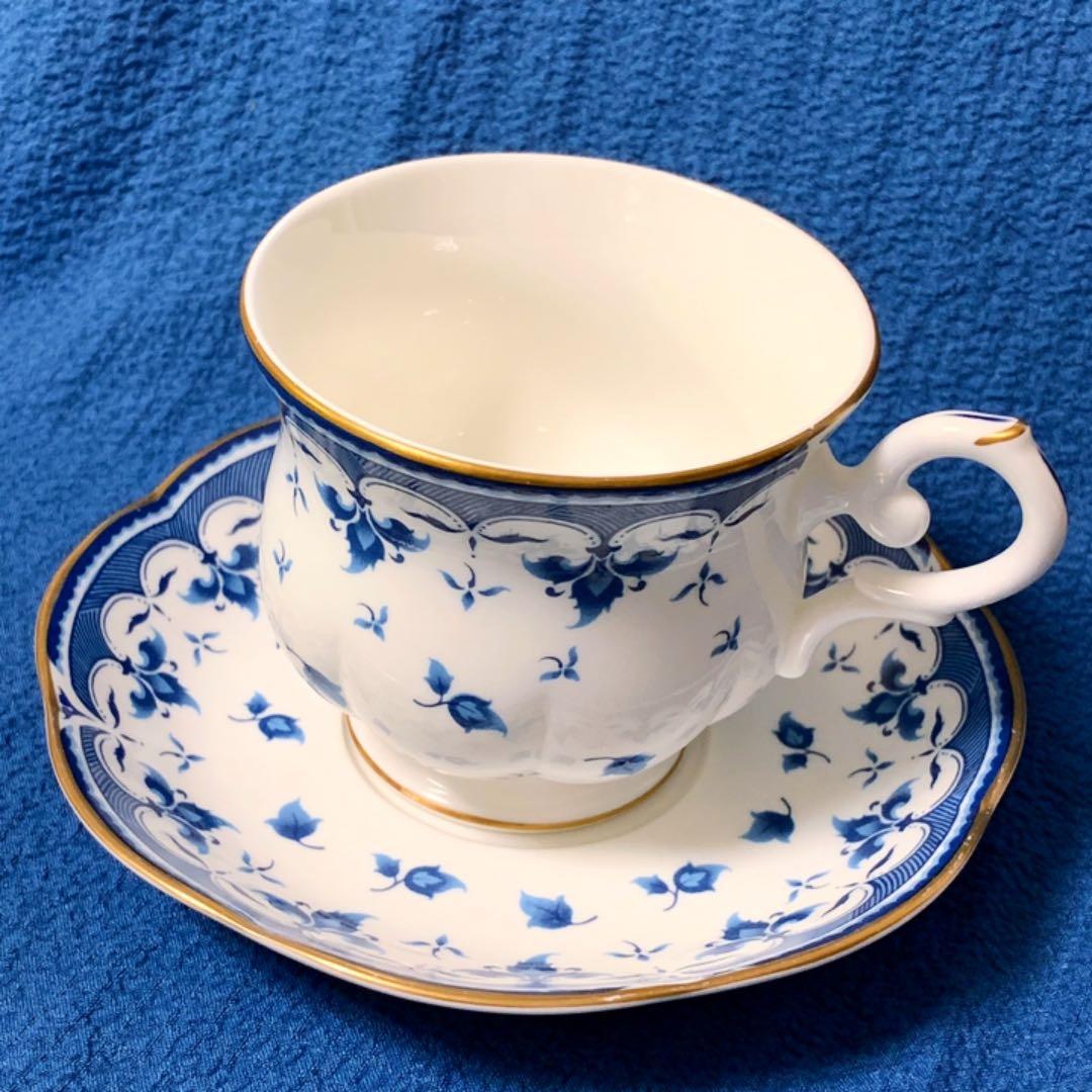 ロイヤルボーンチャイナ カップ＆ソーサー ブルーリーフ 333 - メルカリ