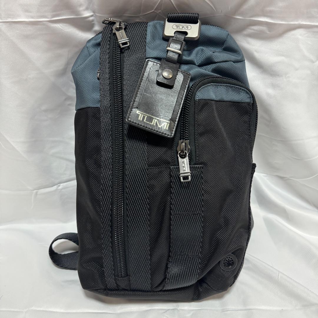 【極美品】 TUMI ボディバッグ ブラック/ブルー TUMI（トゥミ） 最大53%☆2/27〜 正規品5年保証 ボディバッグ メンズ