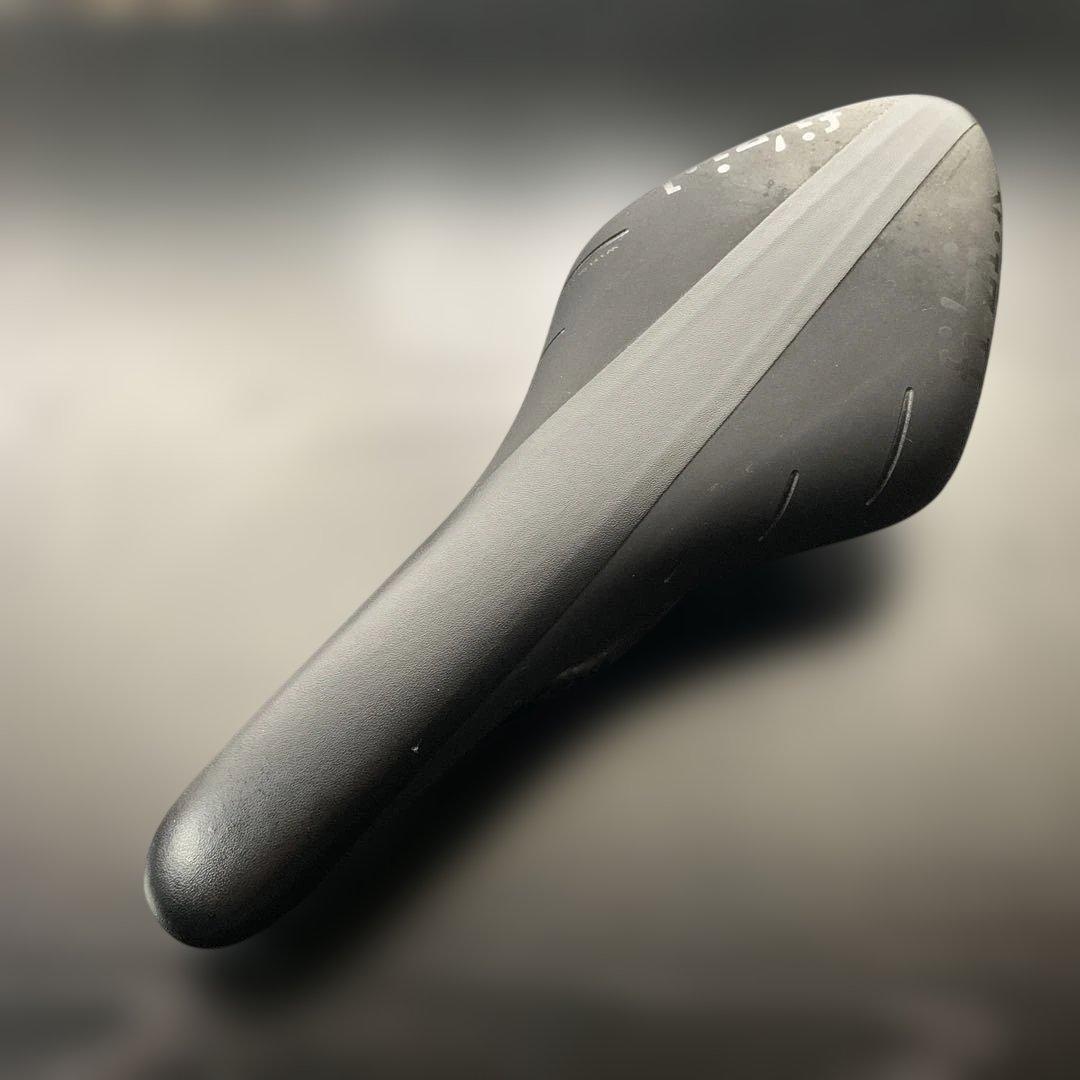 Fizik ARIONE R1 カーボンレール レギュラー ブラック - メルカリ