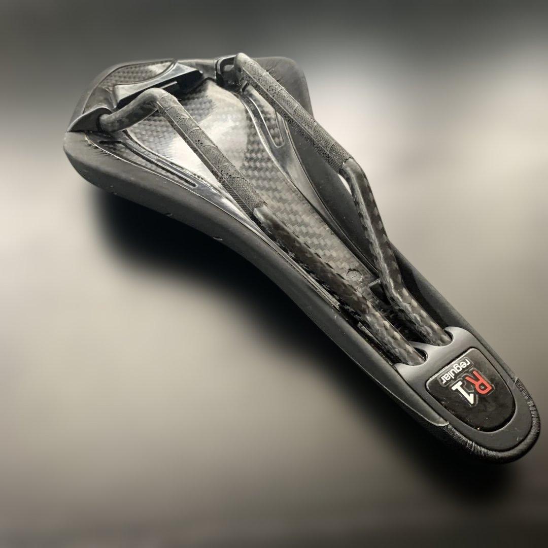 Fizik ARIONE R1 カーボンレール レギュラー ブラック - メルカリ