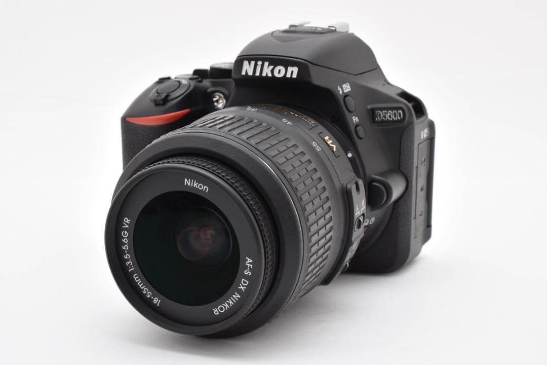 ショット数6976枚■美品■Nikon D5600 レンズキット ニコン（Nikon） Nikon D5600 レンズキット デジタル 一眼レフ カメラ