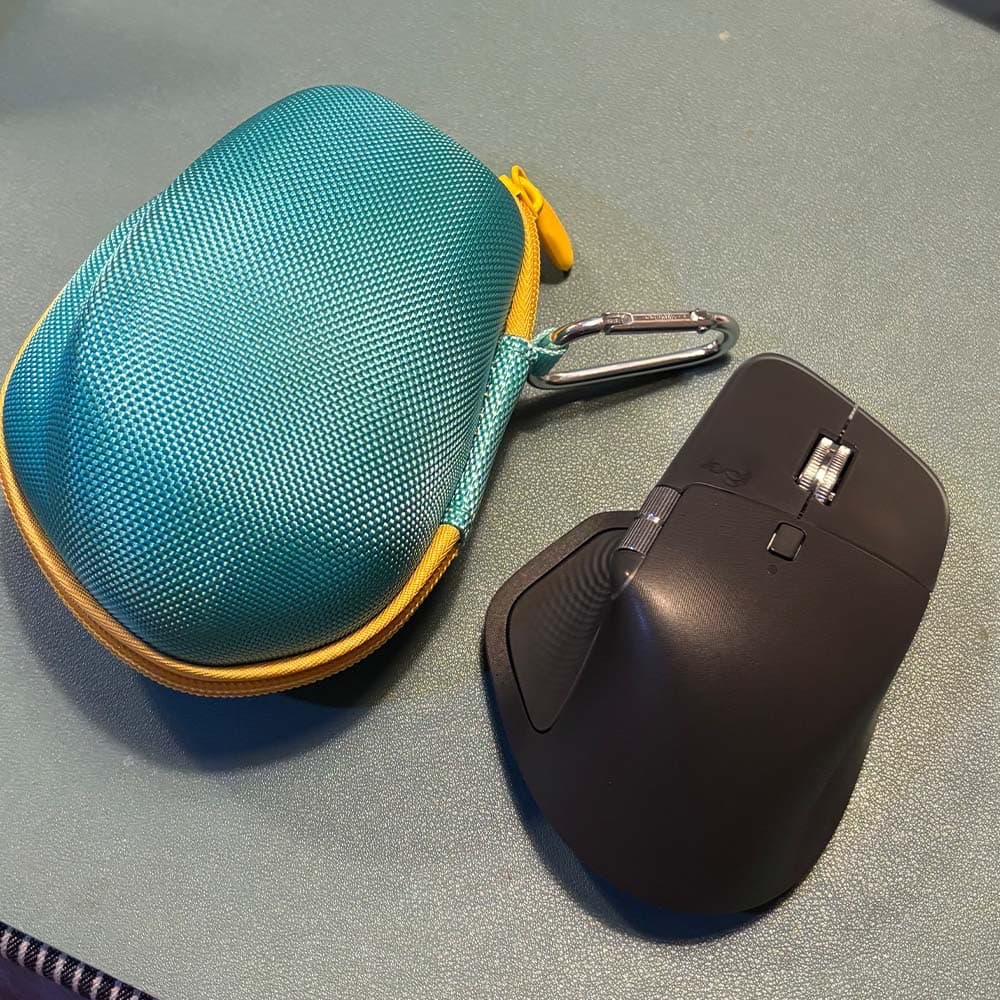 ロジクール MX MASTER 4 ケース付き - メルカリ